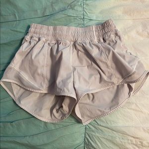 Lululemon hotty hot short 2.5 in. inseam - size 4